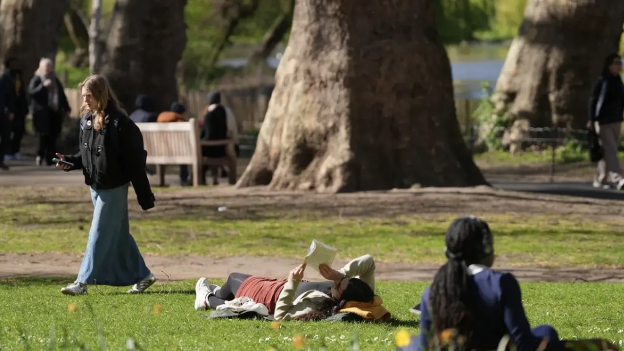 درجات الحرارة تسجل قفزة مفاجئة في أعقاب مرور العاصفة “ديف” رسميا